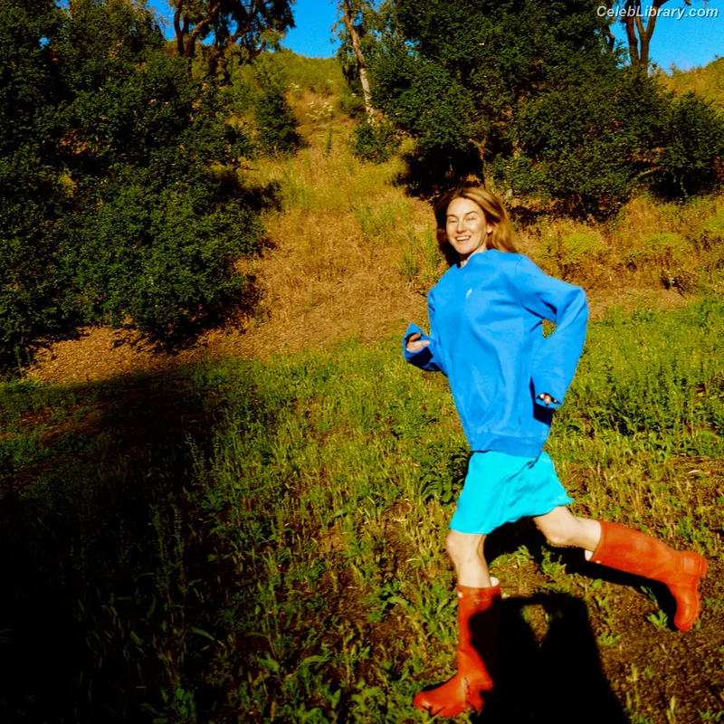 Shailene Woodley photo 2 of 1036
