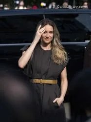 Shailene Woodley photo 10 of 1036