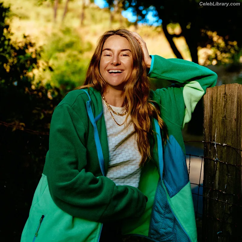 Shailene Woodley photo 12 of 1036