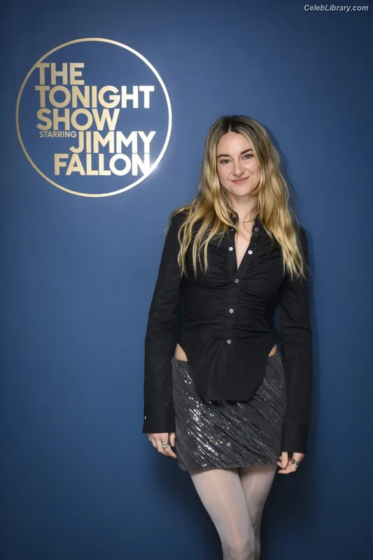 Shailene Woodley photo 21 of 1036
