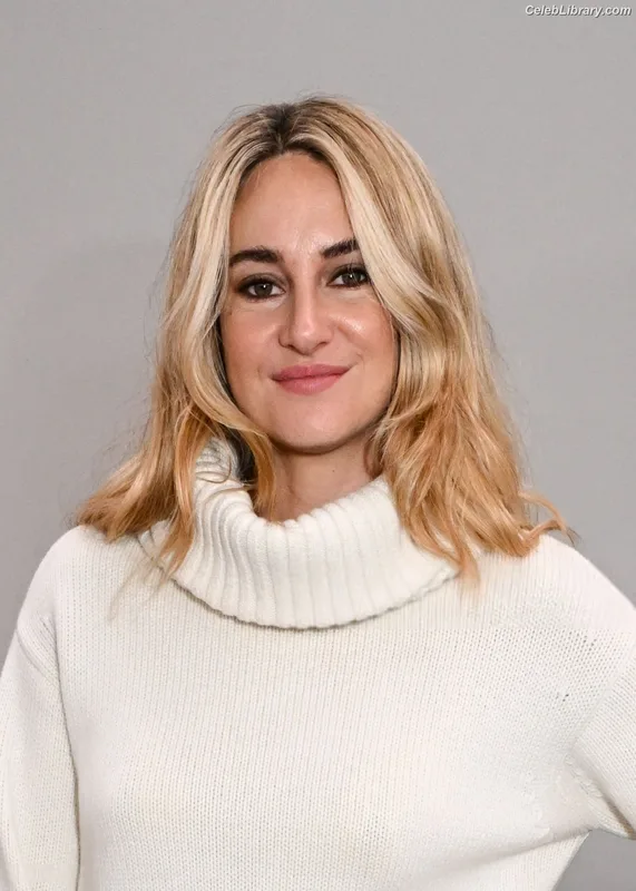 Shailene Woodley photo 20 of 1036