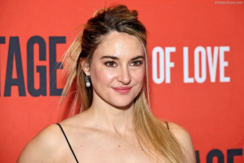 Shailene Woodley photo 10 of 1036