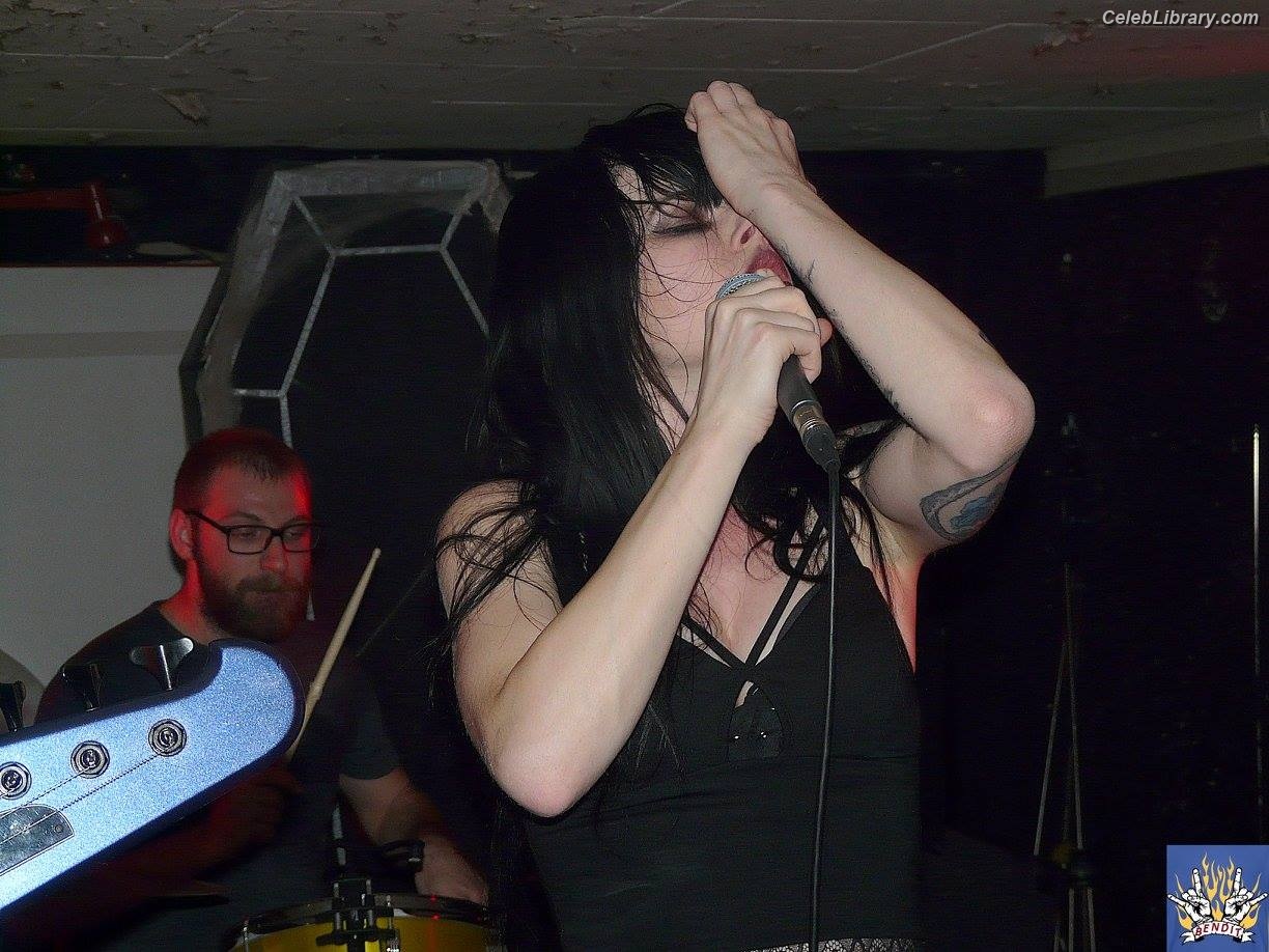 Shakey Sue photo 4 of 222