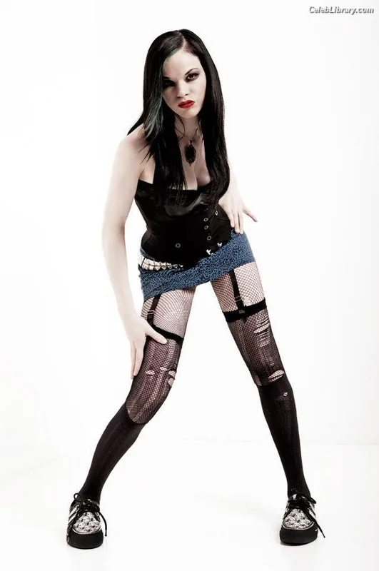 Shakey Sue photo 10 of 222