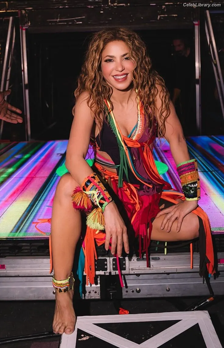 Shakira photo 8 of 1546