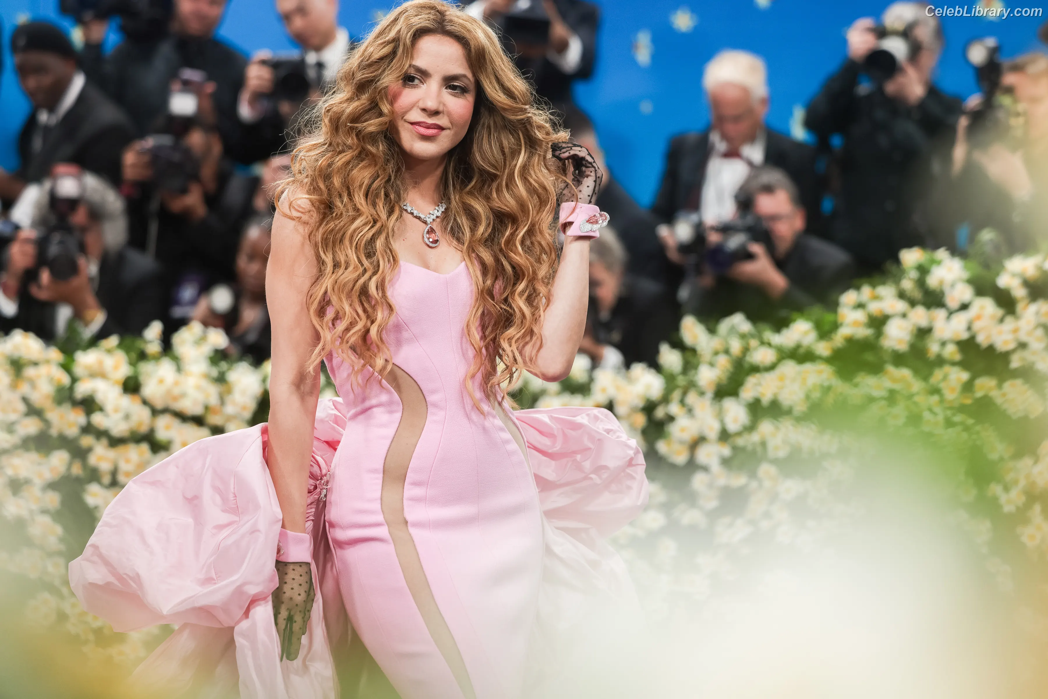 Shakira photo 18 of 1546