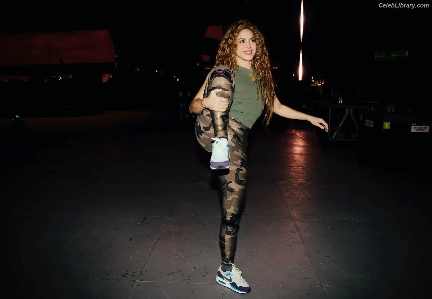Shakira photo 6 of 1546
