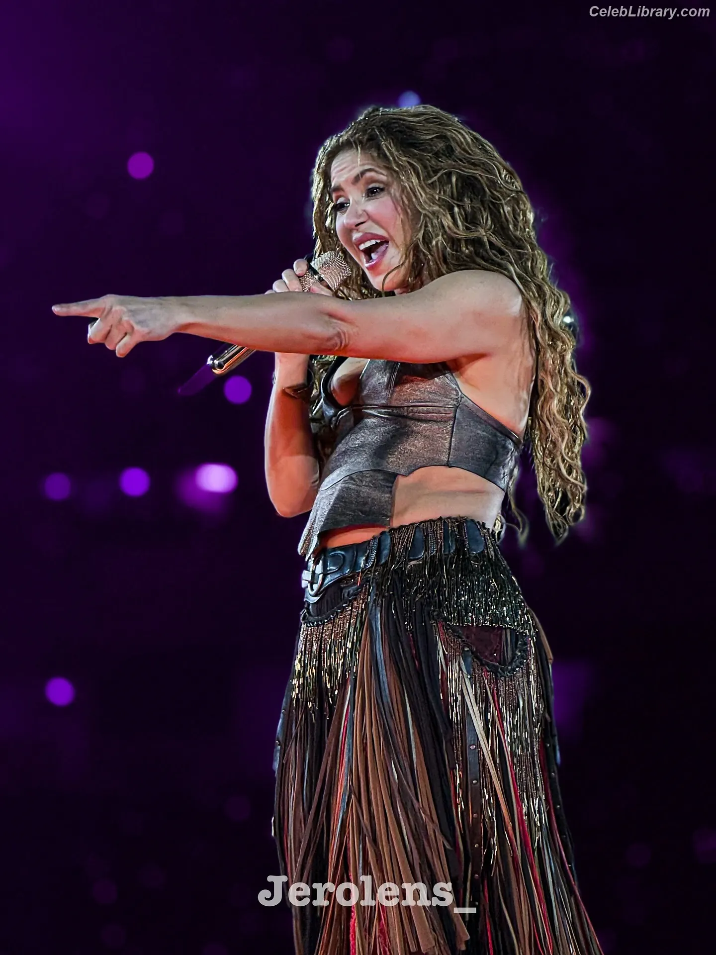 Shakira photo 2 of 1546