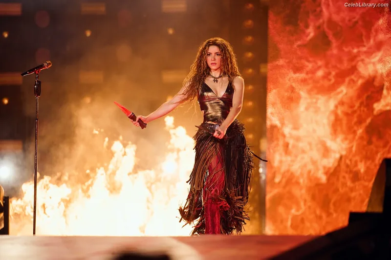 Shakira photo 5 of 1543