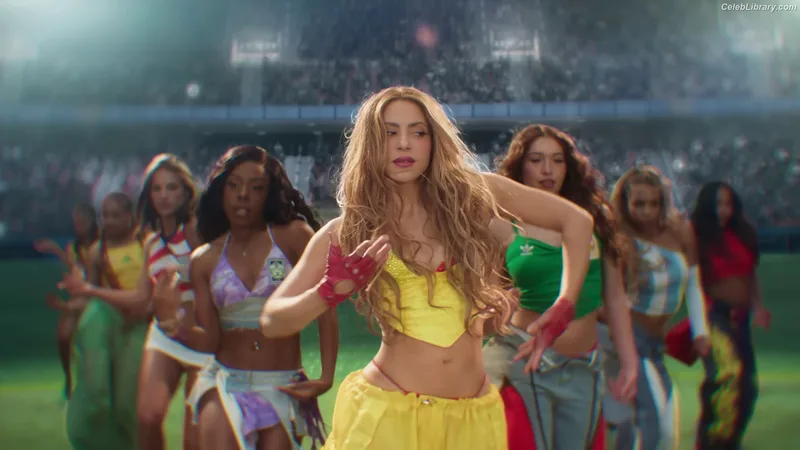 Shakira photo 15 of 1543