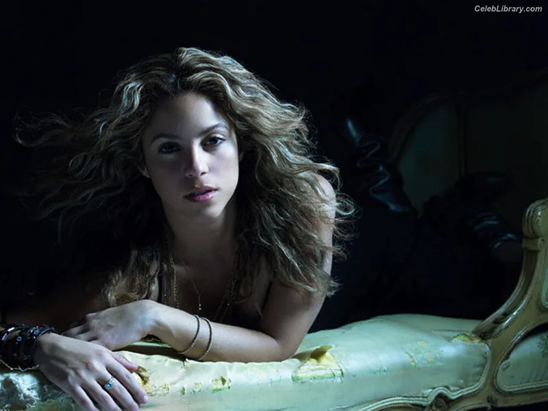 Shakira photo 2 of 1543