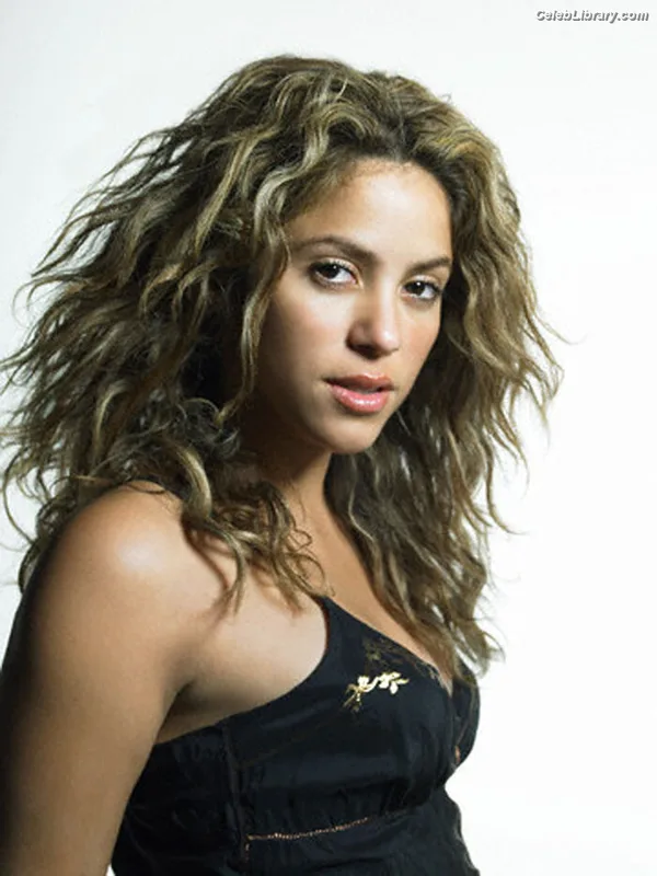 Shakira photo 4 of 1543