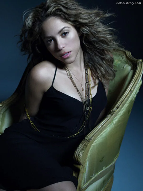 Shakira photo 5 of 1543