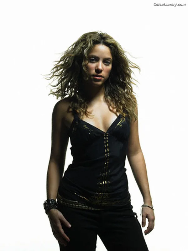 Shakira photo 6 of 1543