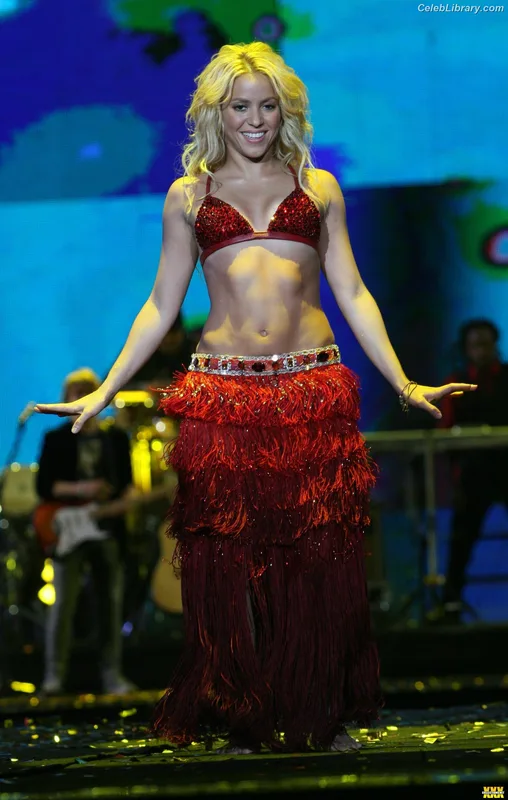 Shakira photo 8 of 1543