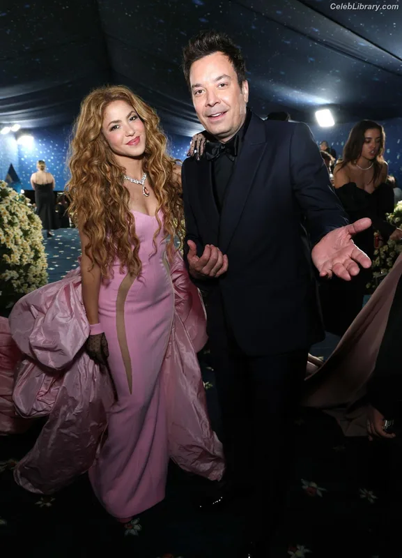 Shakira photo 24 of 1543
