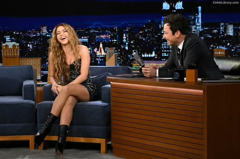 Shakira photo 2 of 1543
