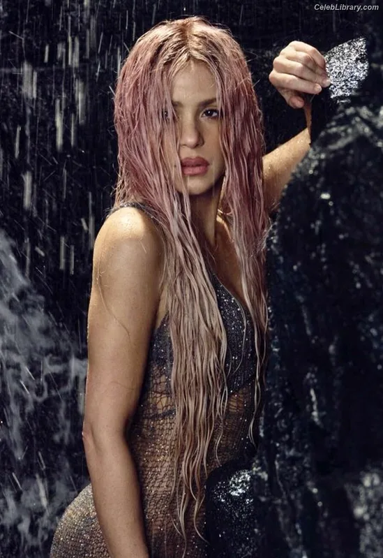 Shakira photo 10 of 1543