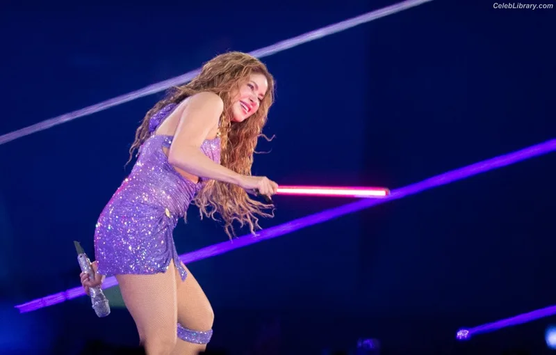 Shakira photo 5 of 1543