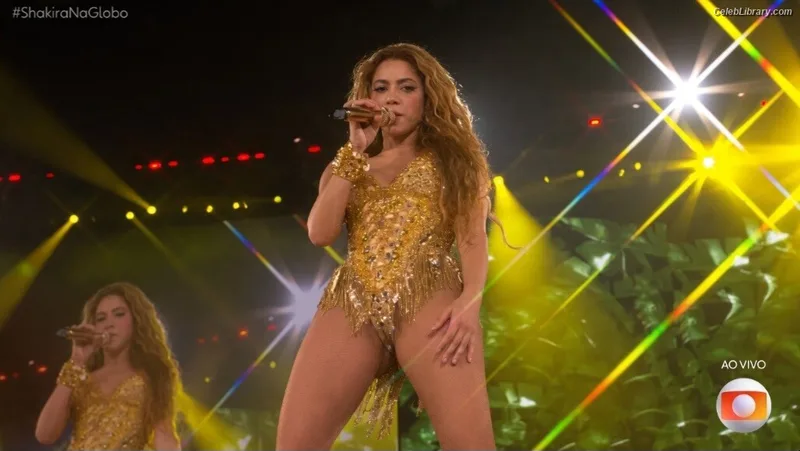 Shakira photo 18 of 1543