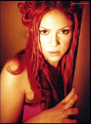Shakira photo 2 of 1543