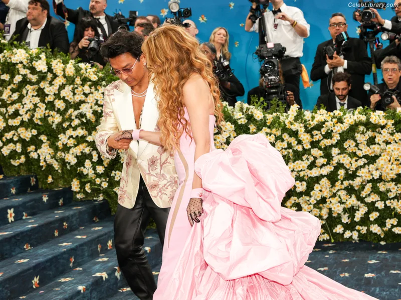 Shakira photo 21 of 1543