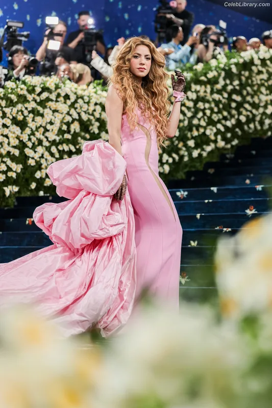 Shakira photo 4 of 1543