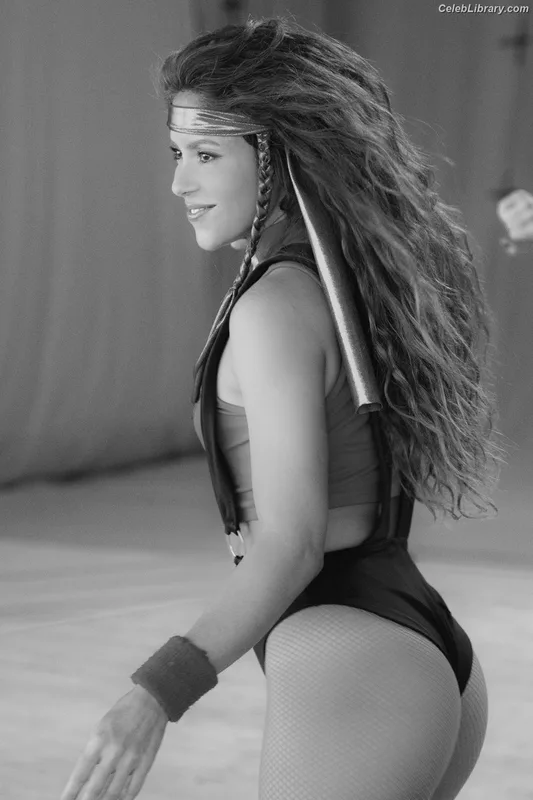 Shakira photo 8 of 1543