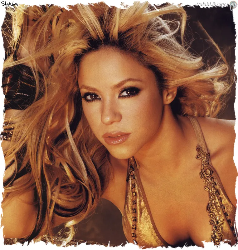 Shakira photo 3 of 1543