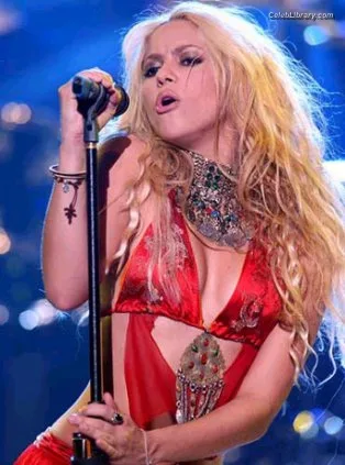 Shakira photo 2 of 1543
