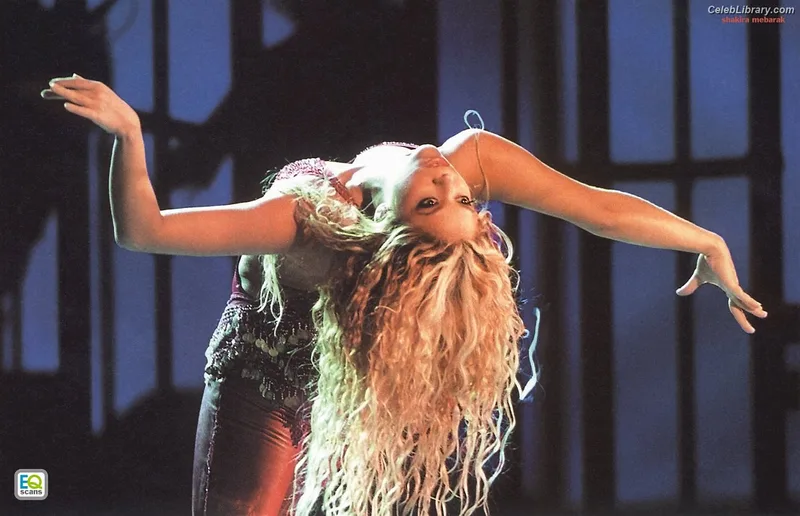 Shakira photo 3 of 1543