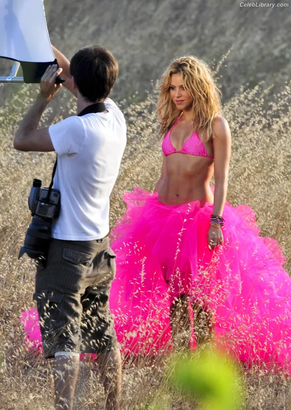 Shakira photo 9 of 1543