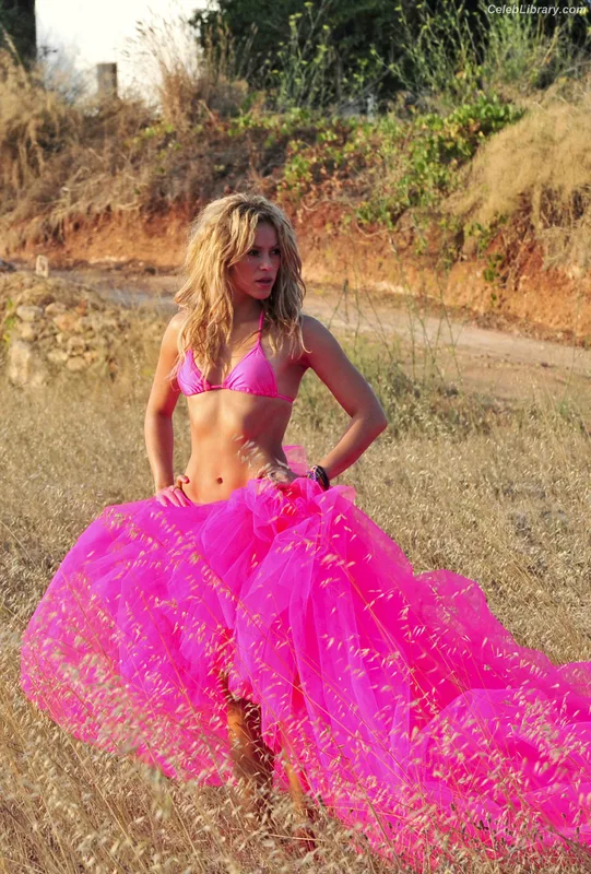 Shakira photo 21 of 1543