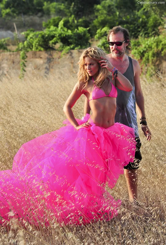 Shakira photo 23 of 1543