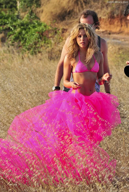 Shakira photo 24 of 1543