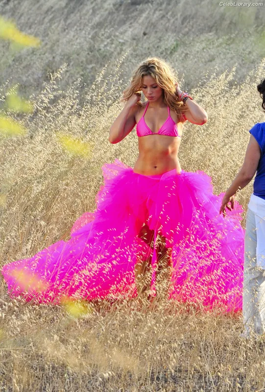 Shakira photo 5 of 1543