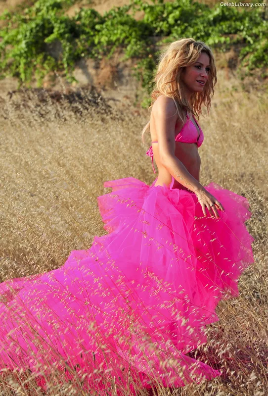 Shakira photo 20 of 1543