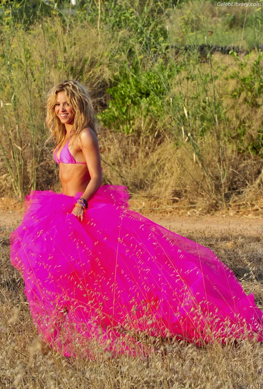 Shakira photo 3 of 1543
