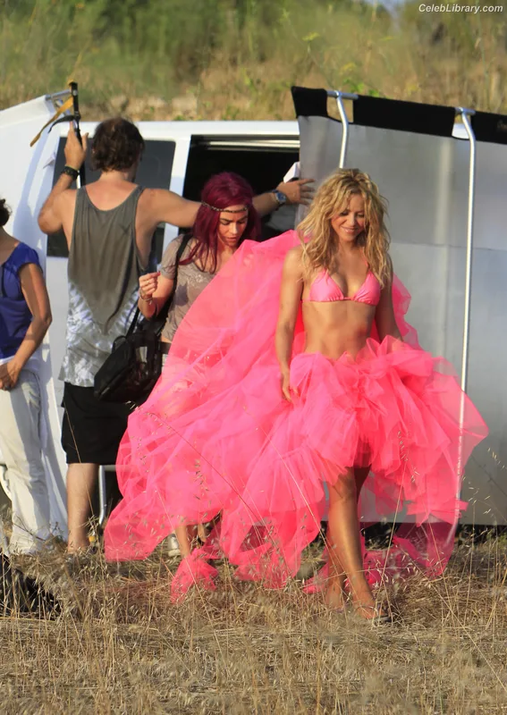 Shakira photo 6 of 1543