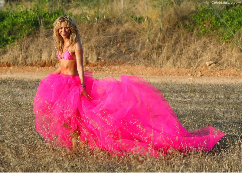 Shakira photo 11 of 1543