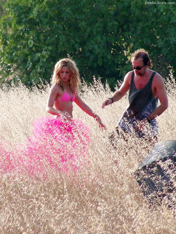 Shakira photo 21 of 1543