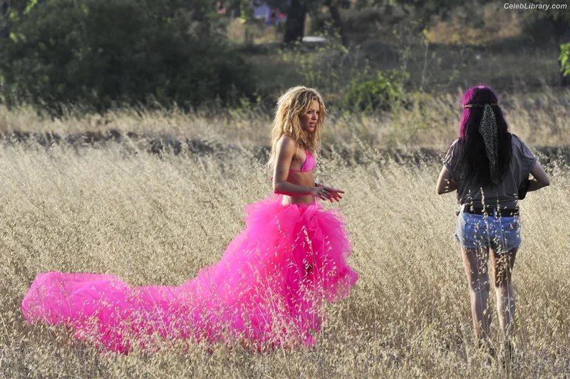 Shakira photo 8 of 1543