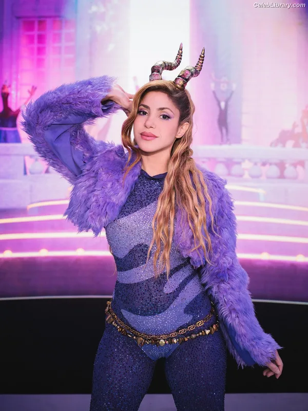 Shakira photo 22 of 1543