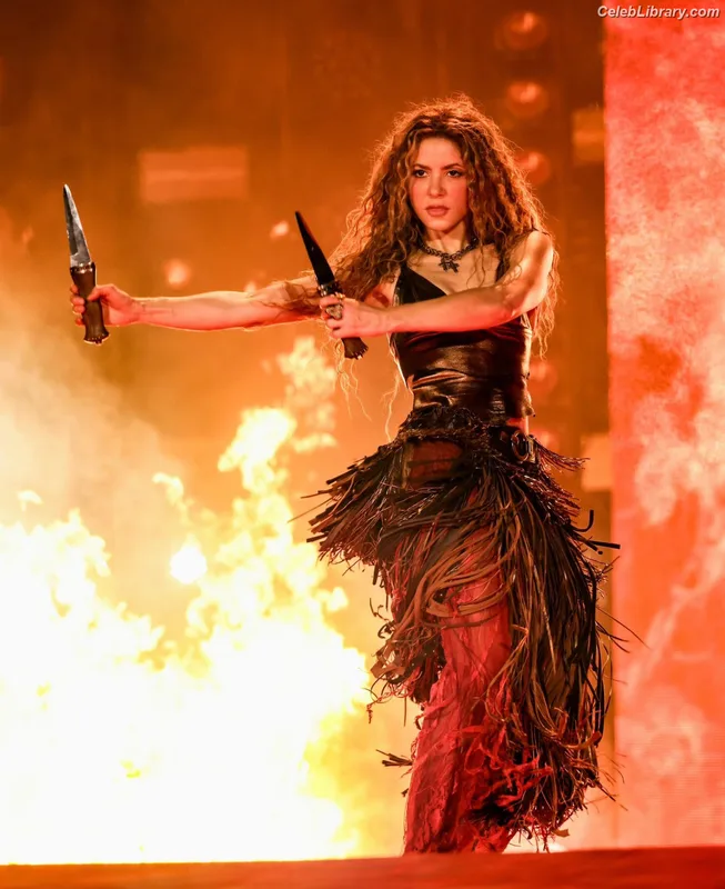 Shakira photo 16 of 1543