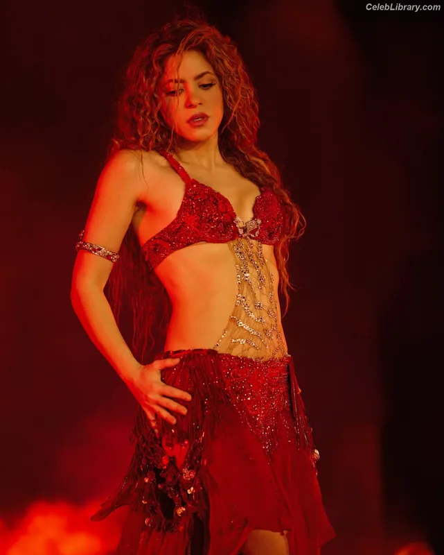 Shakira photo 13 of 1543