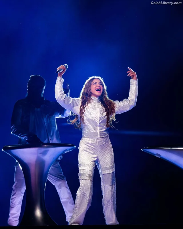 Shakira photo 20 of 1543