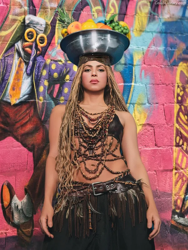 Shakira photo 3 of 1543