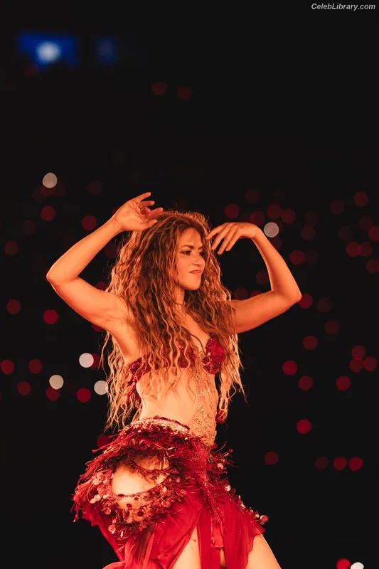 Shakira photo 16 of 1543