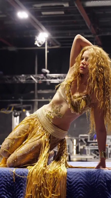 Shakira photo 20 of 1543