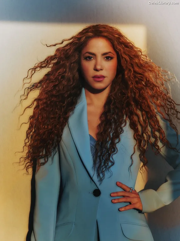 Shakira photo 3 of 1543